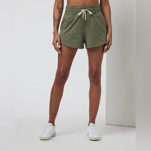 Vuori Halo Performance Shorts 2.0 in Dark Metal Heather